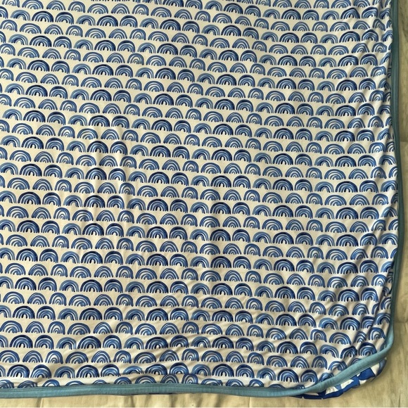 Little Sleepies Blue Rainbow Large Cloud Reversible Blanket Approx 50”X 50” - Picture 4 of 16